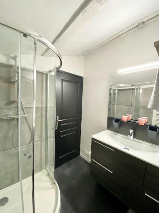 Bel Appartement - 2 Chambres - Proche Du Vieux Marche Ла Рошел Екстериор снимка